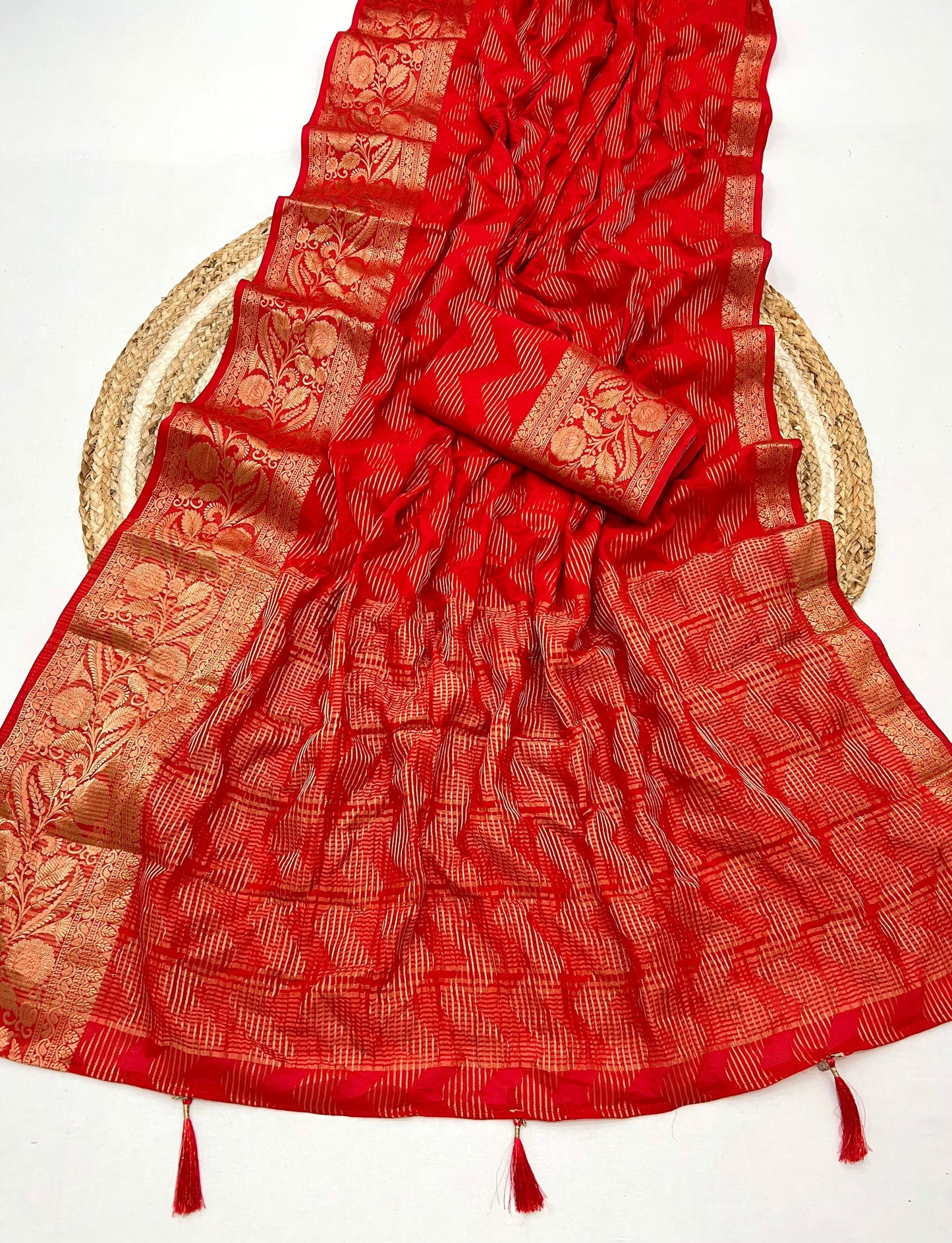 Kayatri New Pure viscose crape bentex saree with rich pallu n border embellished with tassels at pallu
