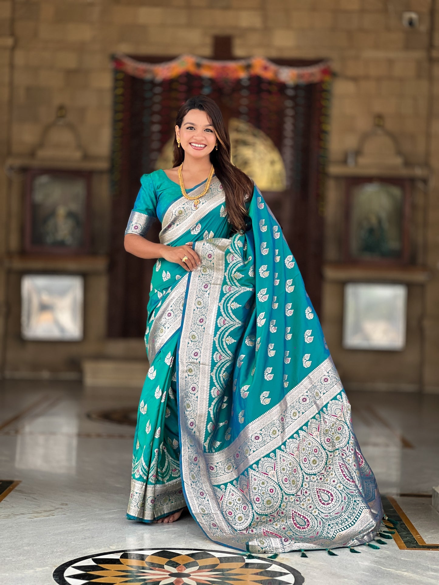 Kayatri New Banarasi silk saree is weaved with Premium soft Silk