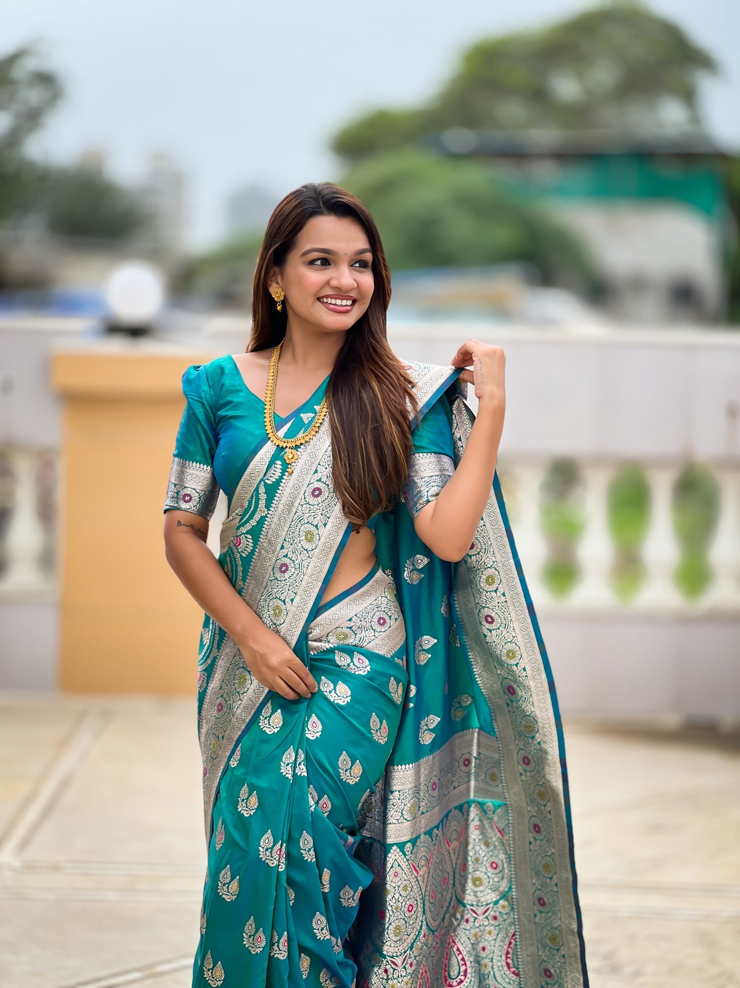 Kayatri New Banarasi silk saree is weaved with Premium soft Silk