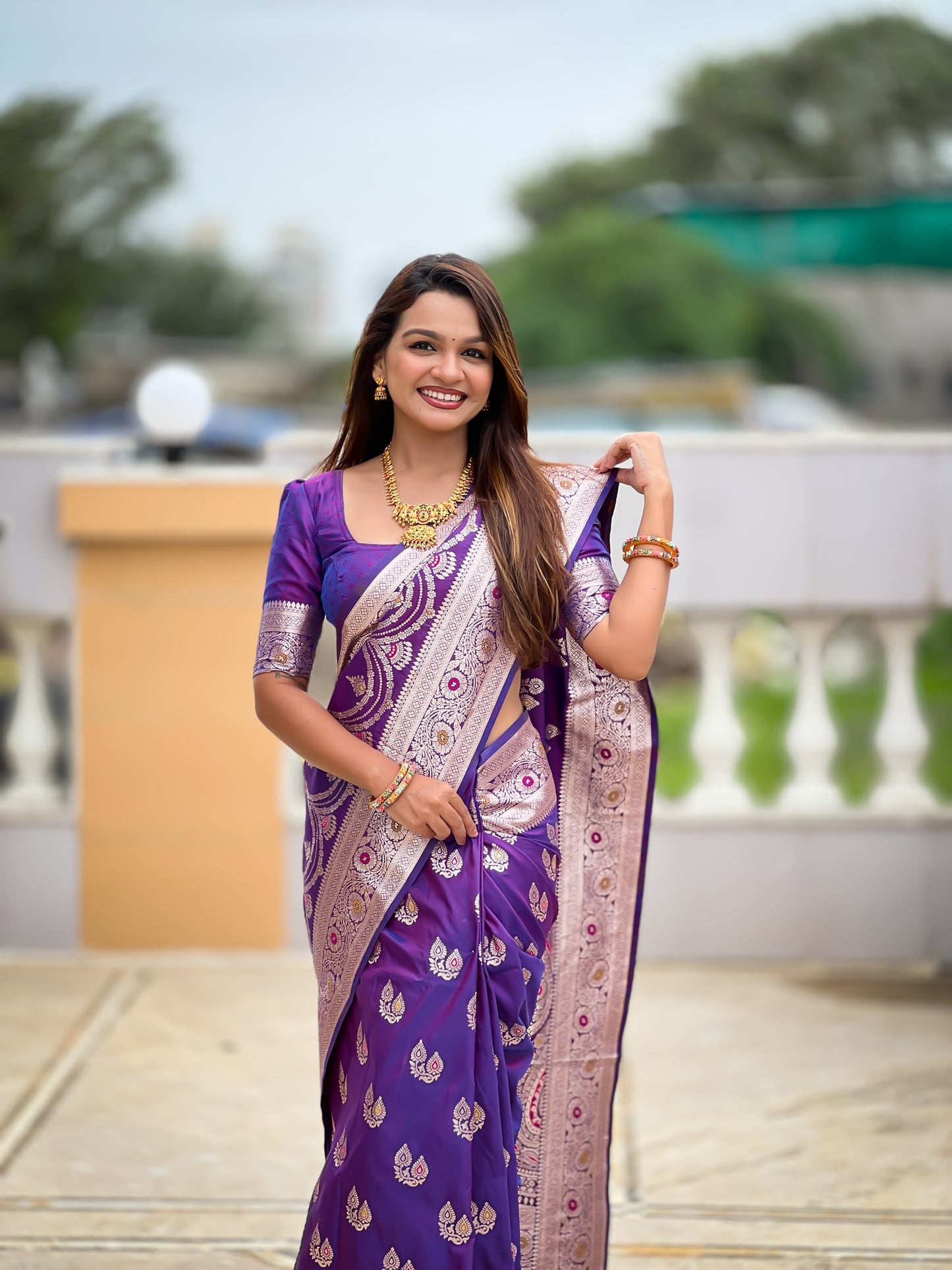Kayatri New Banarasi silk saree is weaved with Premium soft Silk