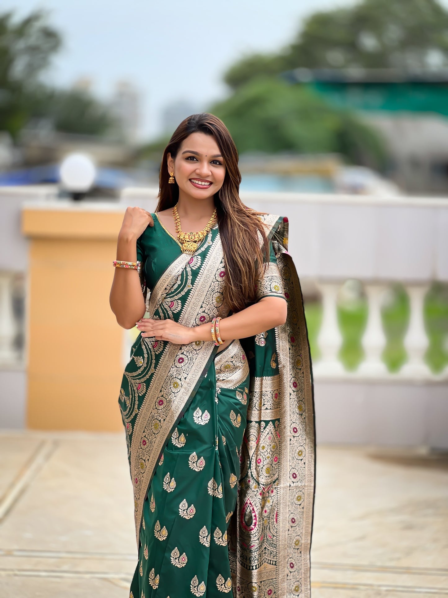 Kayatri New Banarasi silk saree is weaved with Premium soft Silk
