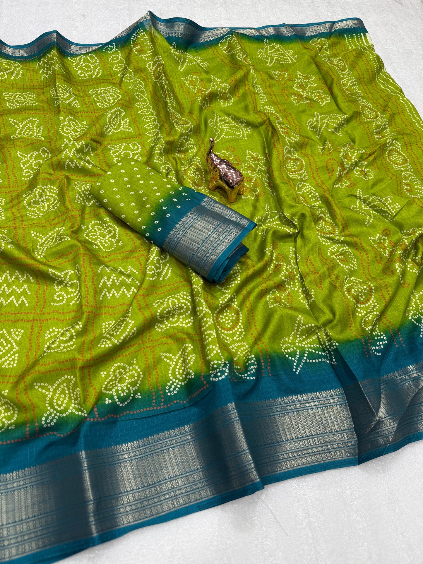 Kayatri New Light weight Dola CHEX  sarees with all-over BANDHANI PRINTS  JACQUARD WEAVING BORDER SAREE