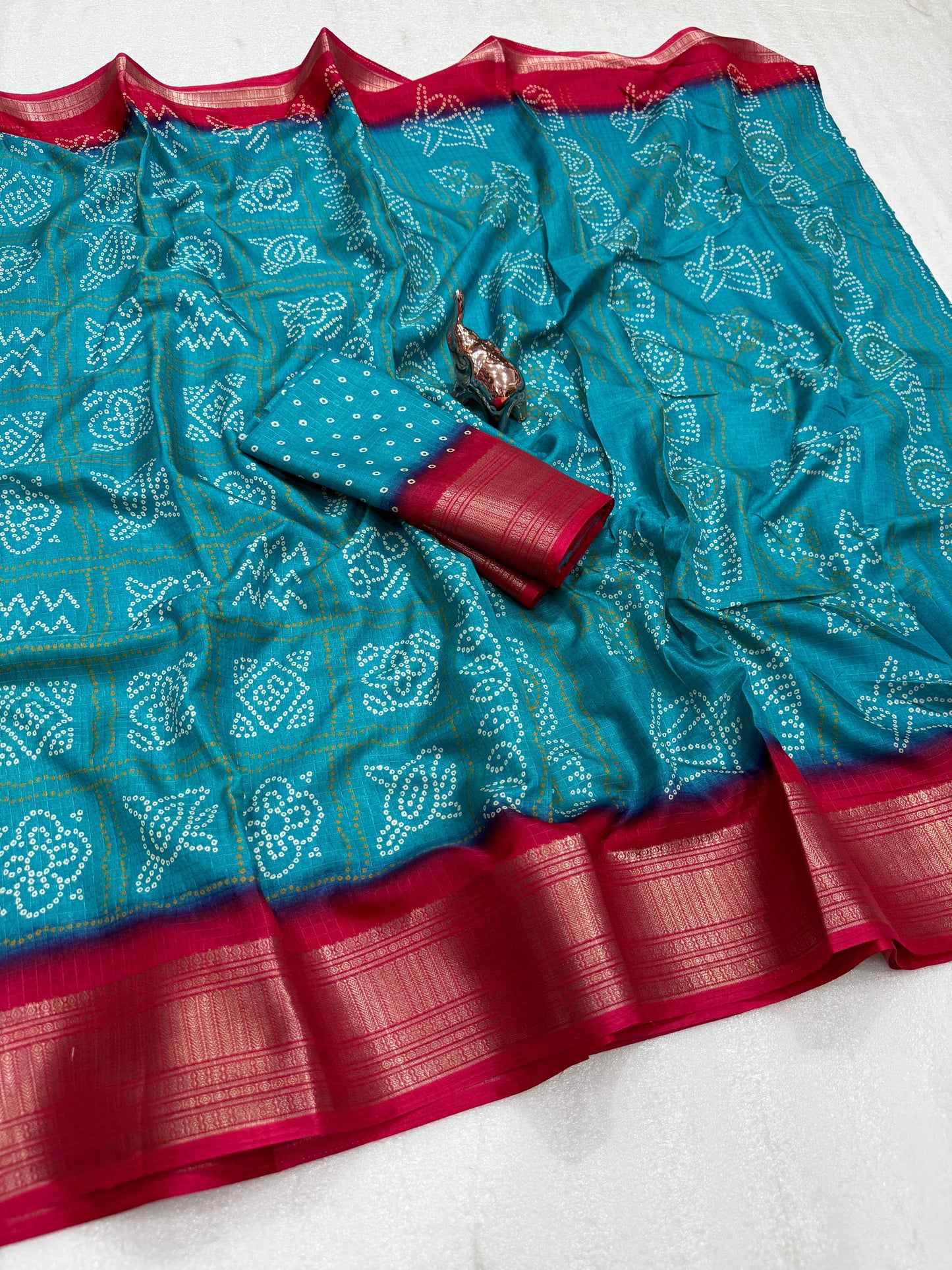 Kayatri New Light weight Dola CHEX  sarees with all-over BANDHANI PRINTS  JACQUARD WEAVING BORDER SAREE