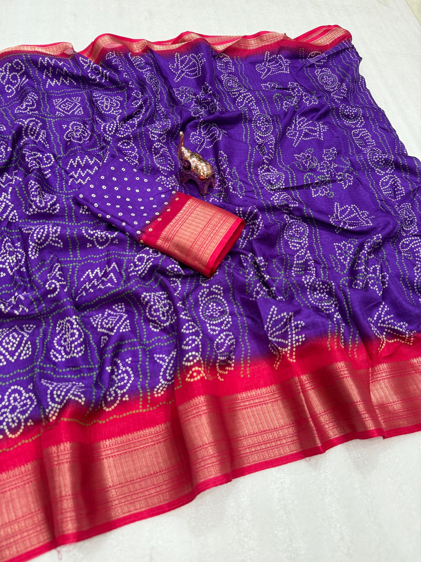 Kayatri New Light weight Dola CHEX  sarees with all-over BANDHANI PRINTS  JACQUARD WEAVING BORDER SAREE