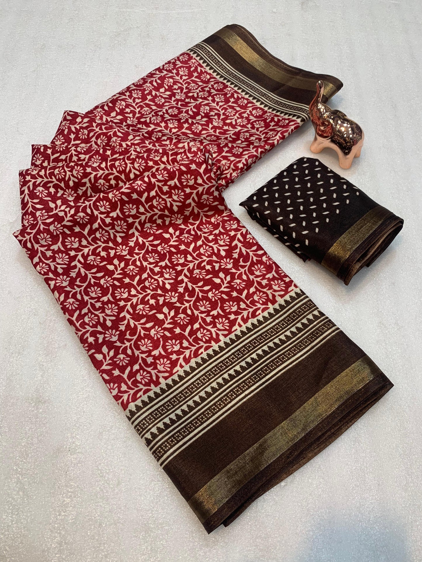 Kayatri New  SEMI MUL MUL COTTON SAREE WITH BEAUTIFUL NEW PRINTS ALL OVER SAREE