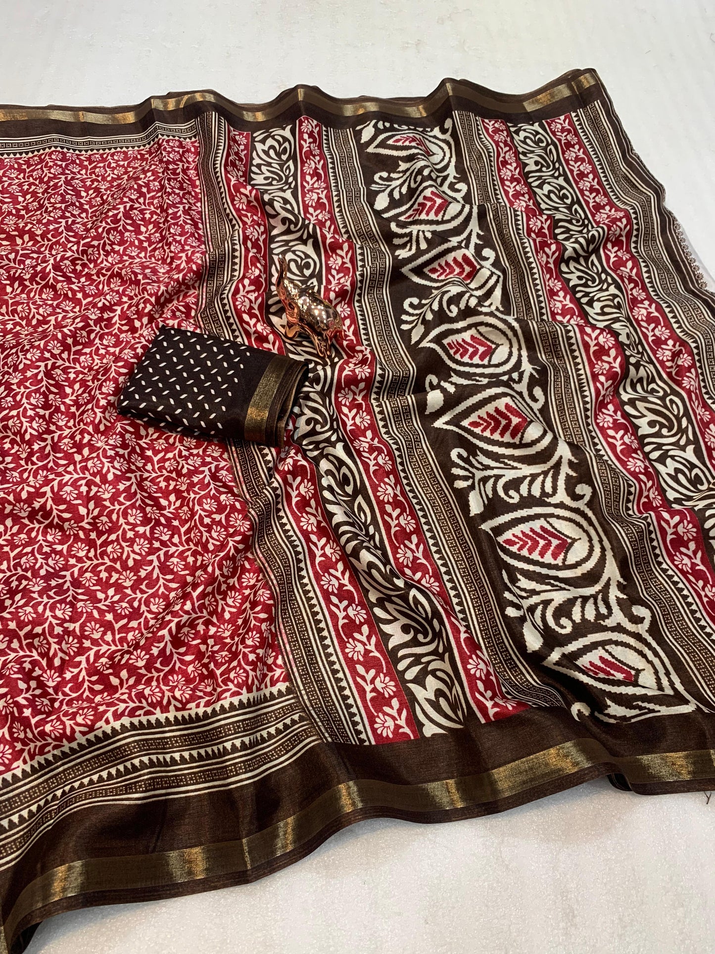 Kayatri New  SEMI MUL MUL COTTON SAREE WITH BEAUTIFUL NEW PRINTS ALL OVER SAREE