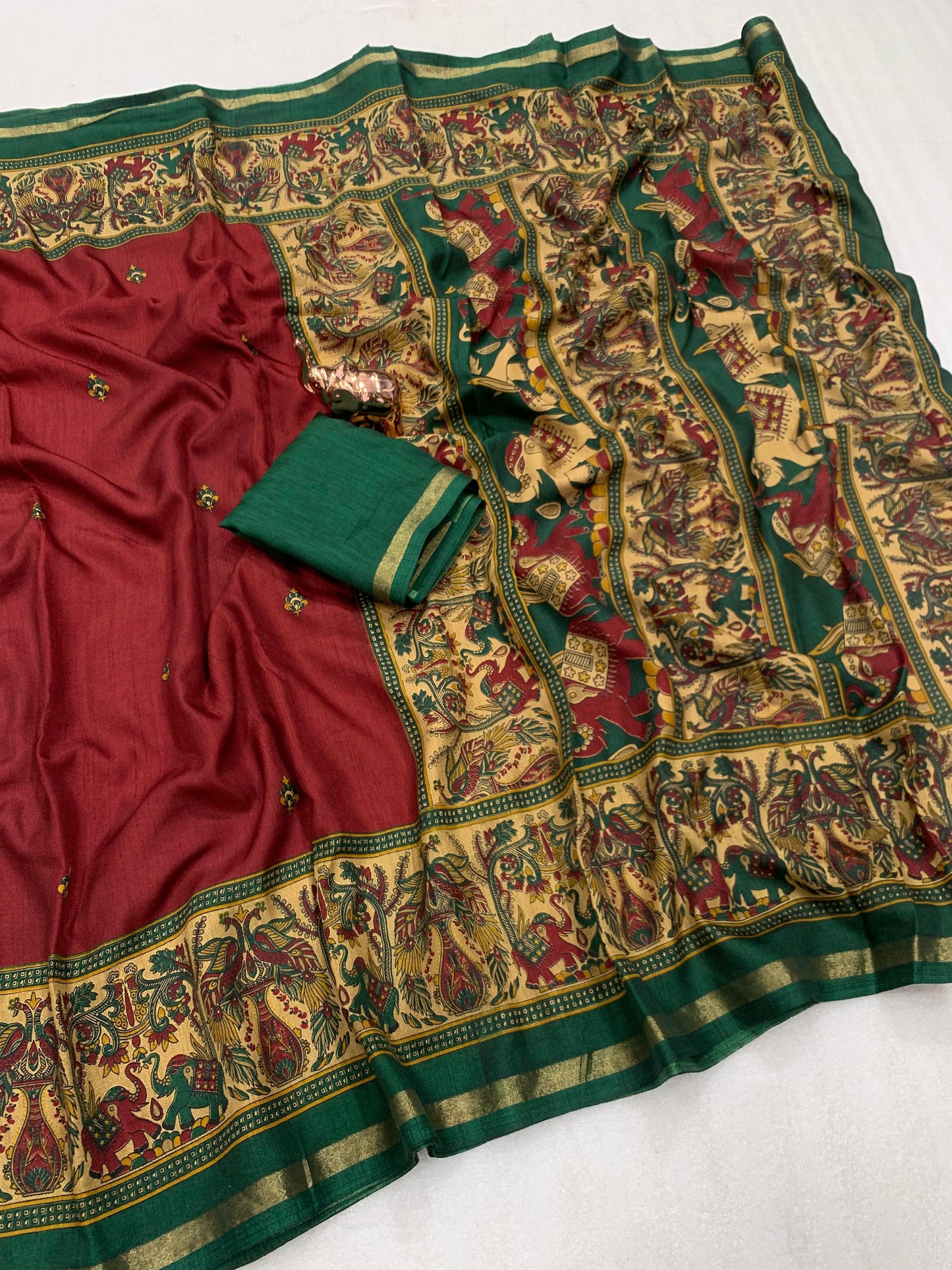 Kayatri New Pure soft Tusser Kashmiri printed saree with Rich Pallu & Fancy Golden Border Saree