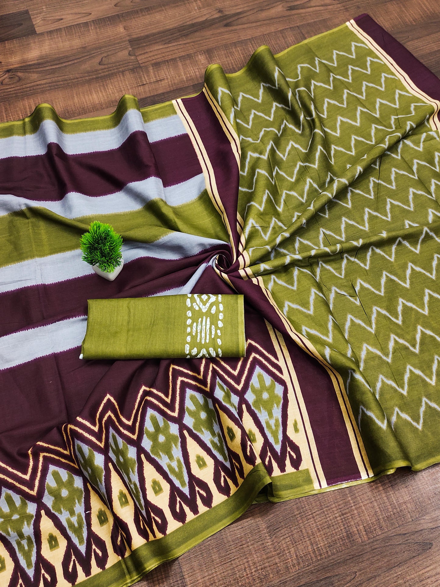 Kayatri New IKKAT BHAND PRINT MULMUL COTTON SAREES