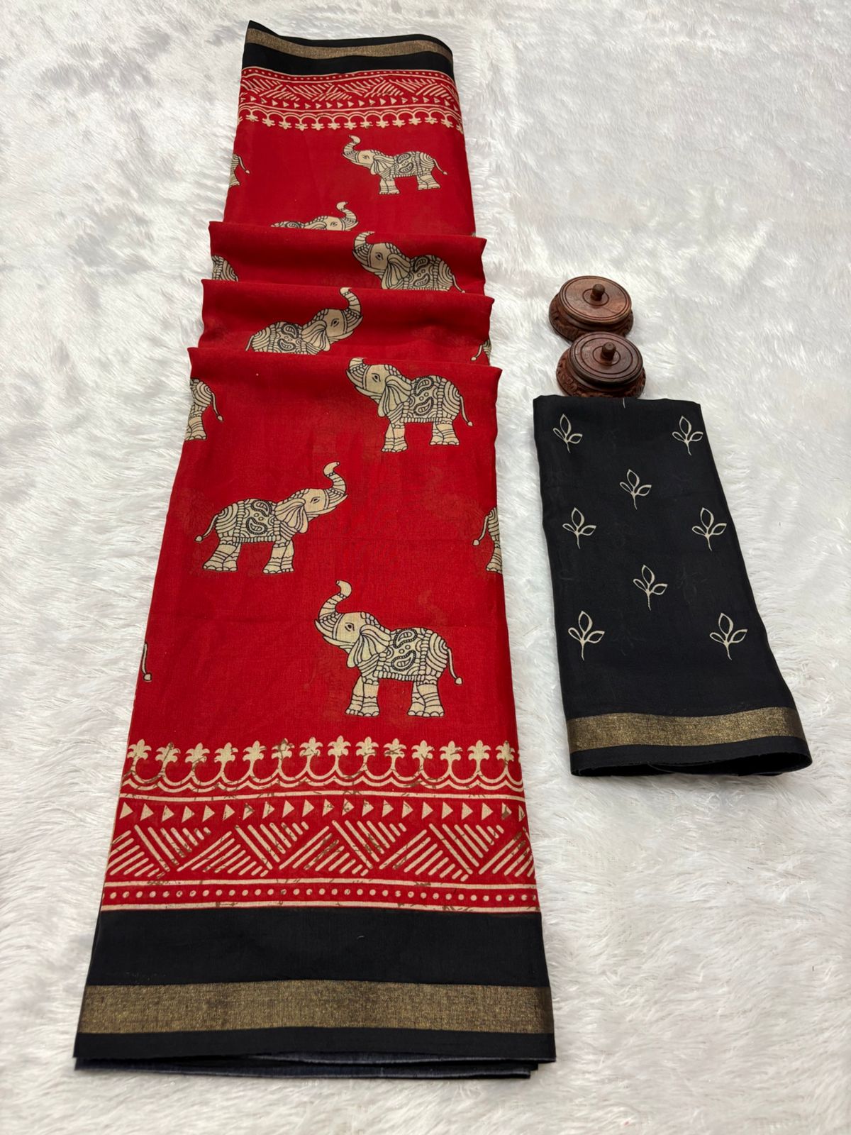 Kayatri New Mul Mul Cotton Sarees are traditional Indian sarees
