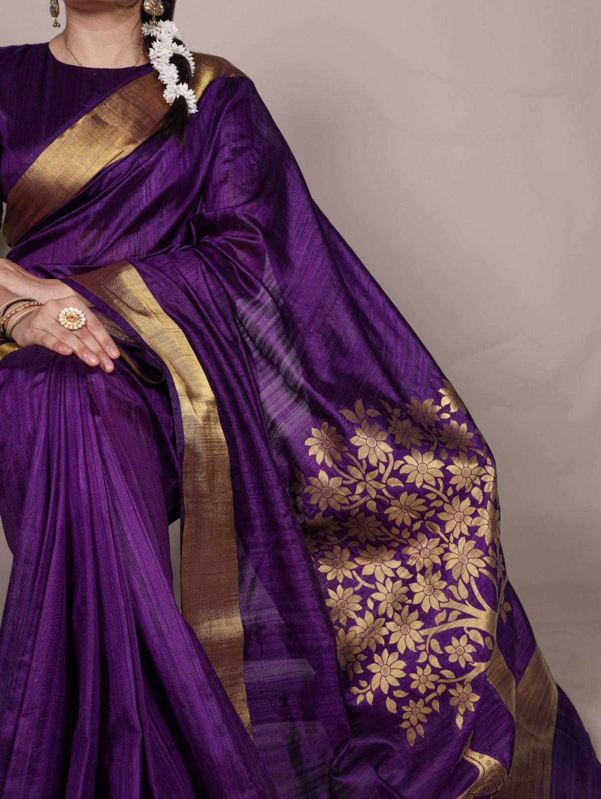 Kayatri New Dressing up for Onam in a raw silk saree that reflects the beauty of Kerala traditions and celebrations Saree