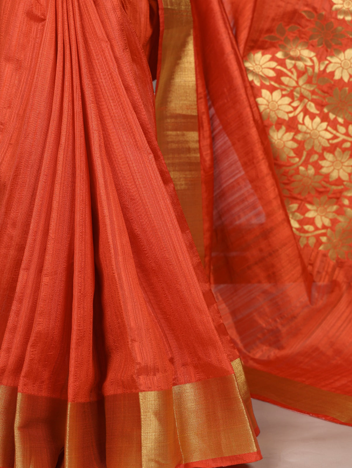 Kayatri New Dressing up for Onam in a raw silk saree that reflects the beauty of Kerala traditions and celebrations Saree