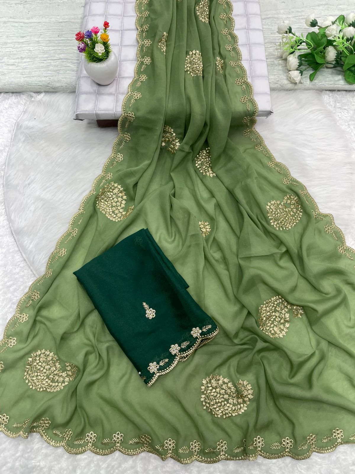 Kayatri New Present new saree with elegant embroidery work