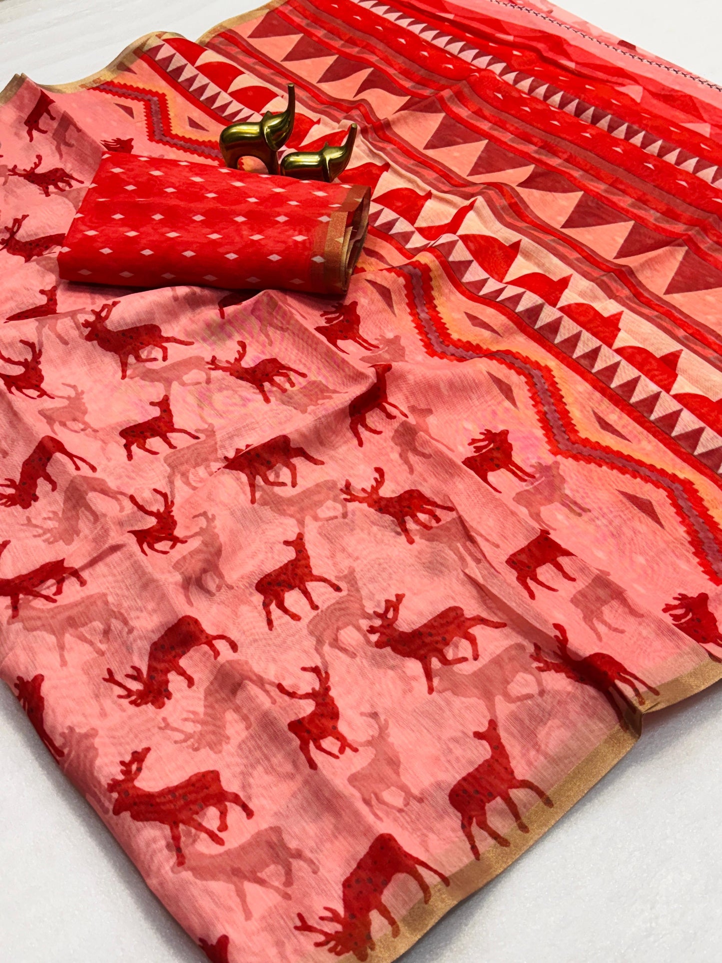 Kayatri New Pure malai cotton saree with zari border and beautiful printed Blouse.