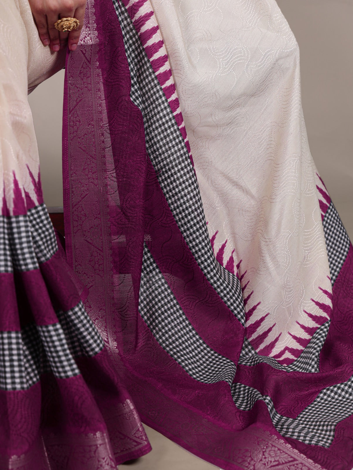 Kayatri New Soft cotton feel royal zari border pure Indian aesthetic wrapped in simplicity.