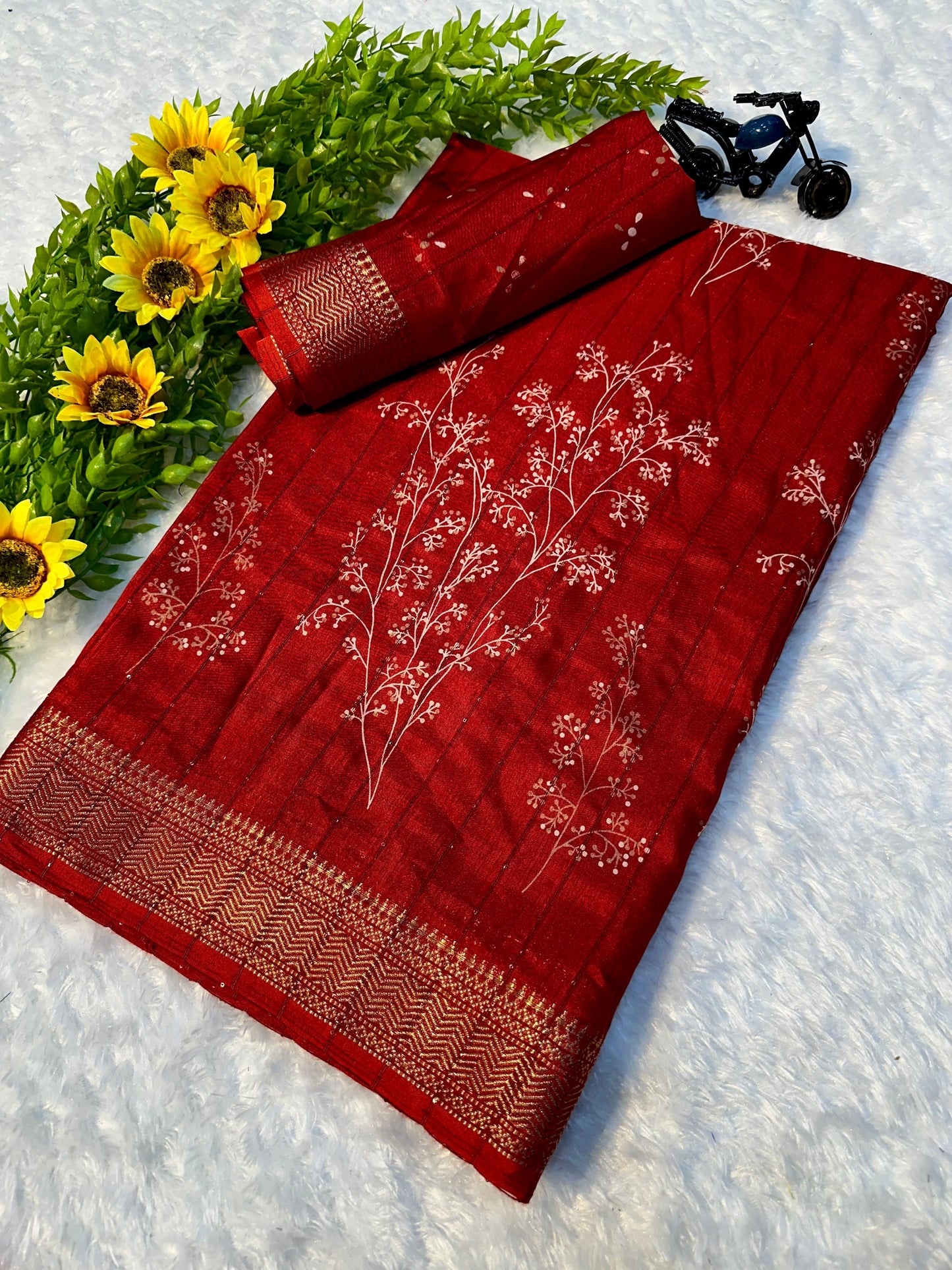 Kayatri New Beautiful DOLA SILK  sikvach saree with all over FLOWERS  design