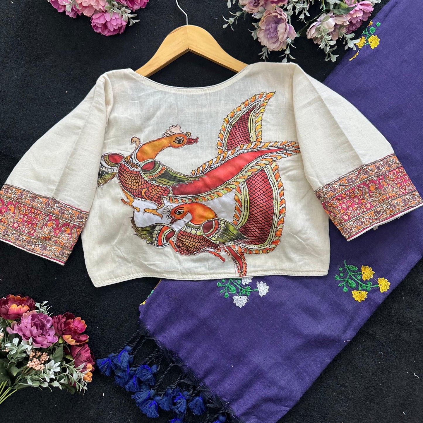 Kayatri New Presenting a Khadi Cotton Saree With Heavy Flower Embrodiary and Beautiful