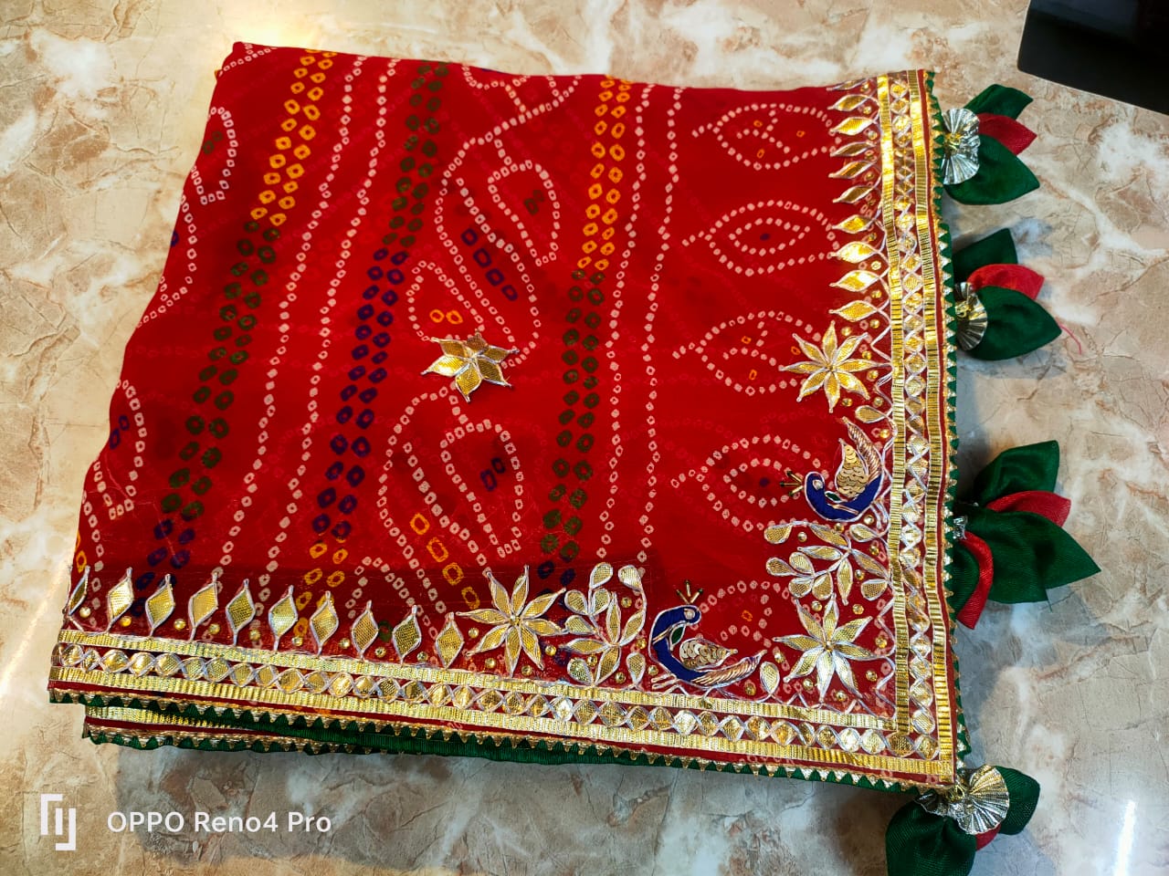 Kayatri New  60 grm jorjet peela & chunari red bhandhaj saree with beautiful hand gotta patti peacock work Saree