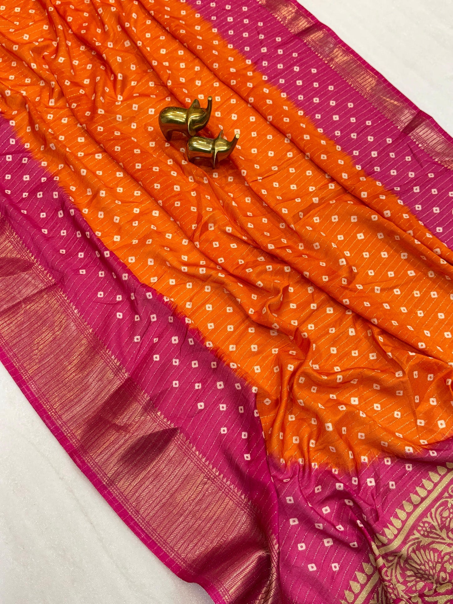 Kayatri New Beautiful dola rekko zari sarees with all over beautiful bandhani print with zari border