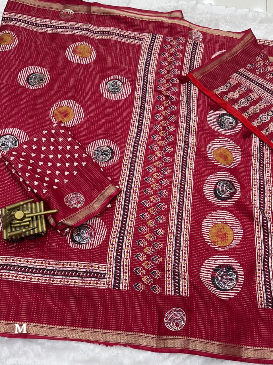 Kayatri New Simple yet elegant  Make a statement with this printed sequins saree