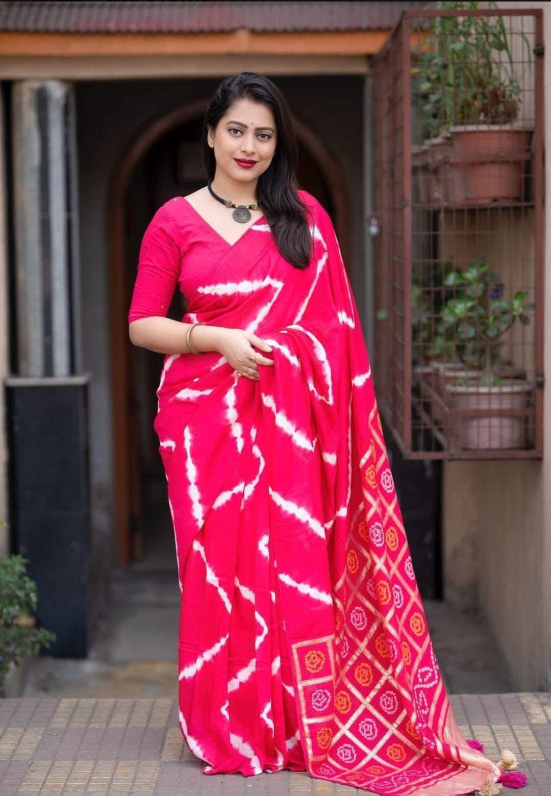 Kayatri New Special fancy  silk  fabrics with short rich palu bandhni lehriya concept design saree