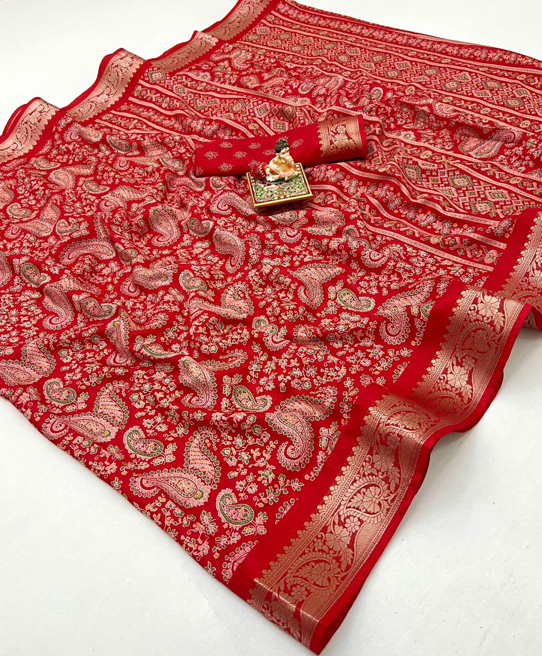 Kayatri New Launching Beautiful Pure Calcutta Dola silk saree  exclusive Print Saree
