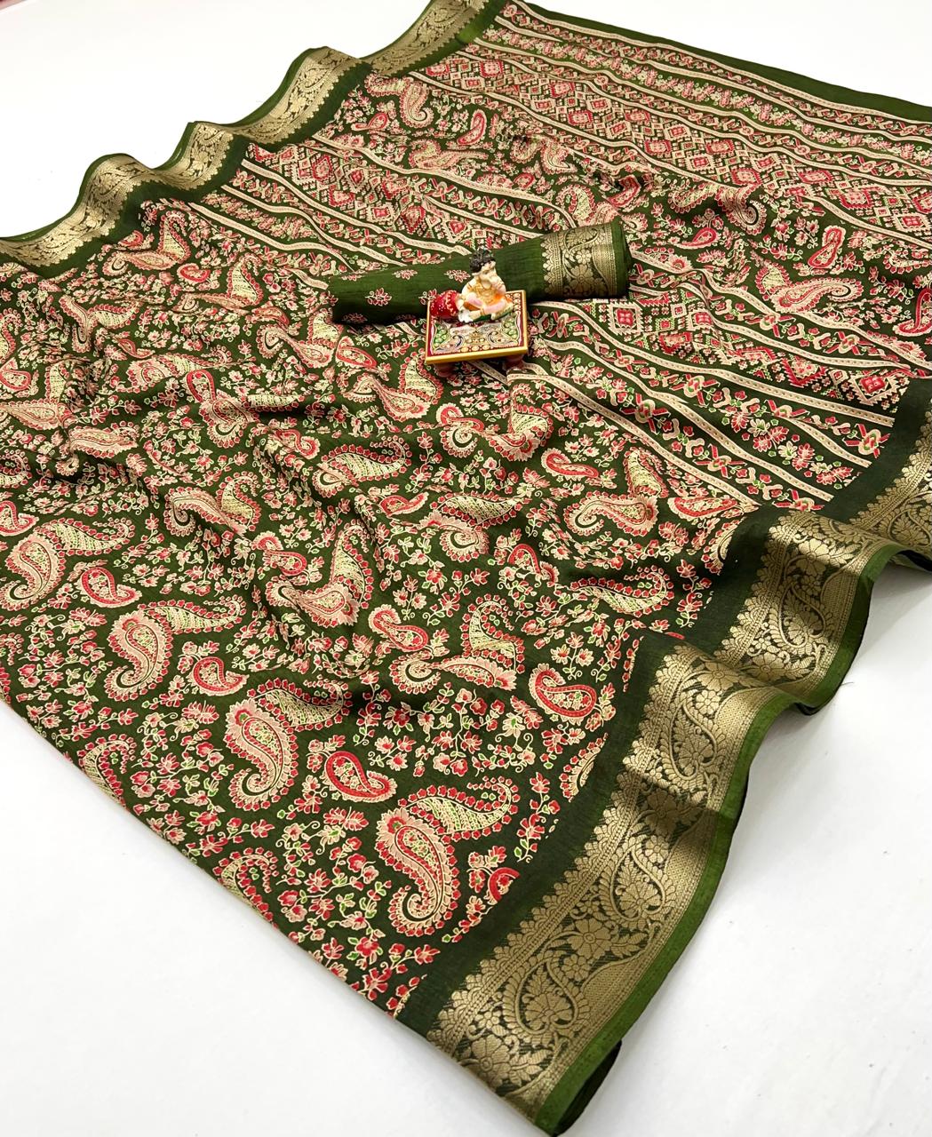 Kayatri New Launching Beautiful Pure Calcutta Dola silk saree  exclusive Print Saree