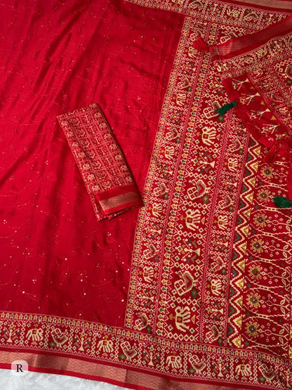 Kayatri New Premium Mul Cotton Saree with Ajrakh Prints & Stylish Border