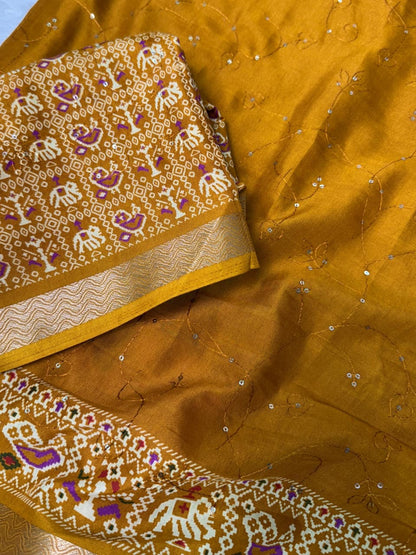 Kayatri New Premium Mul Cotton Saree with Ajrakh Prints & Stylish Border
