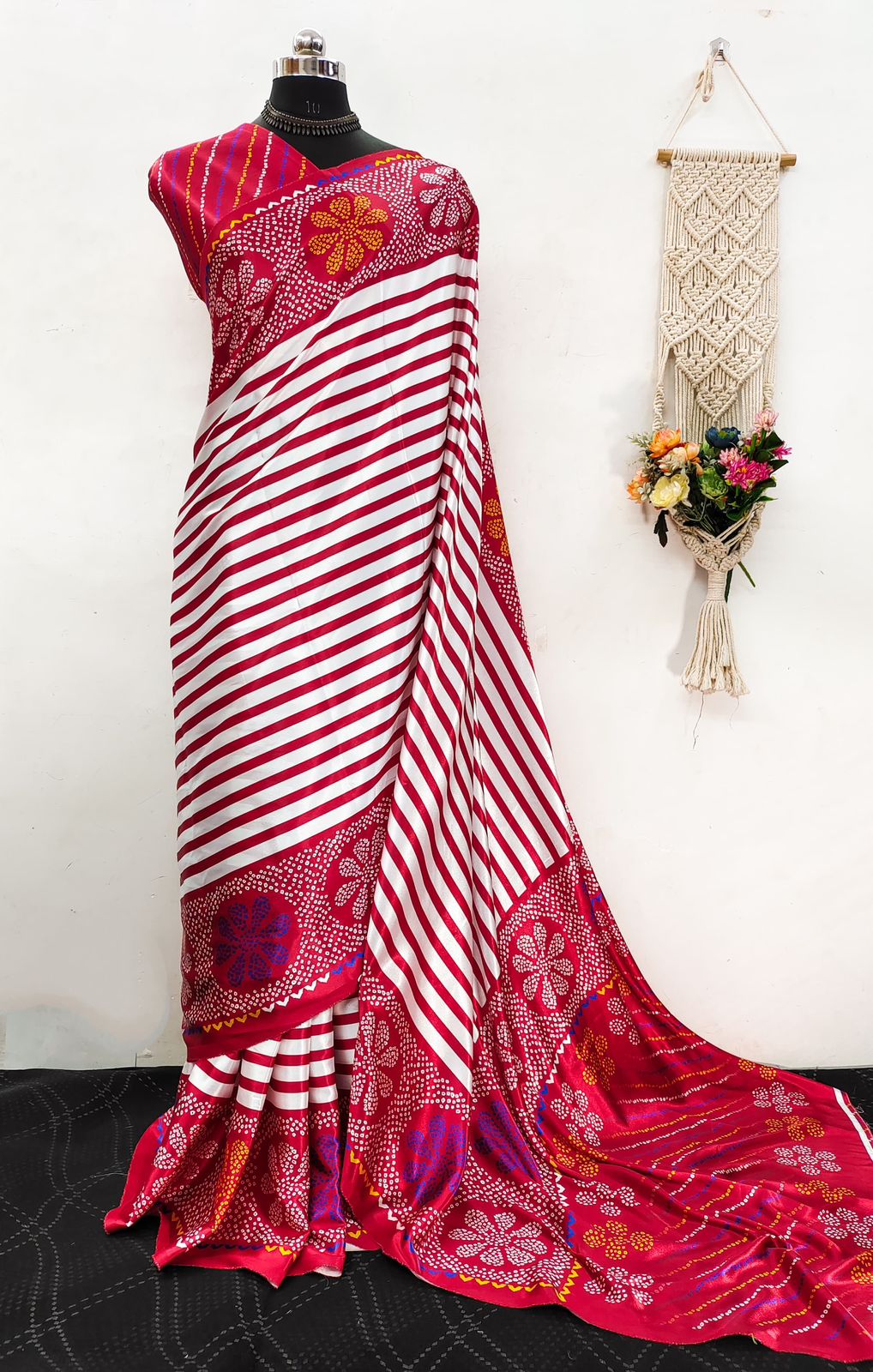 Kayatri New Beautiful Semi Gaji Saree with Premium Ajrakh Print & Matching Blouse
