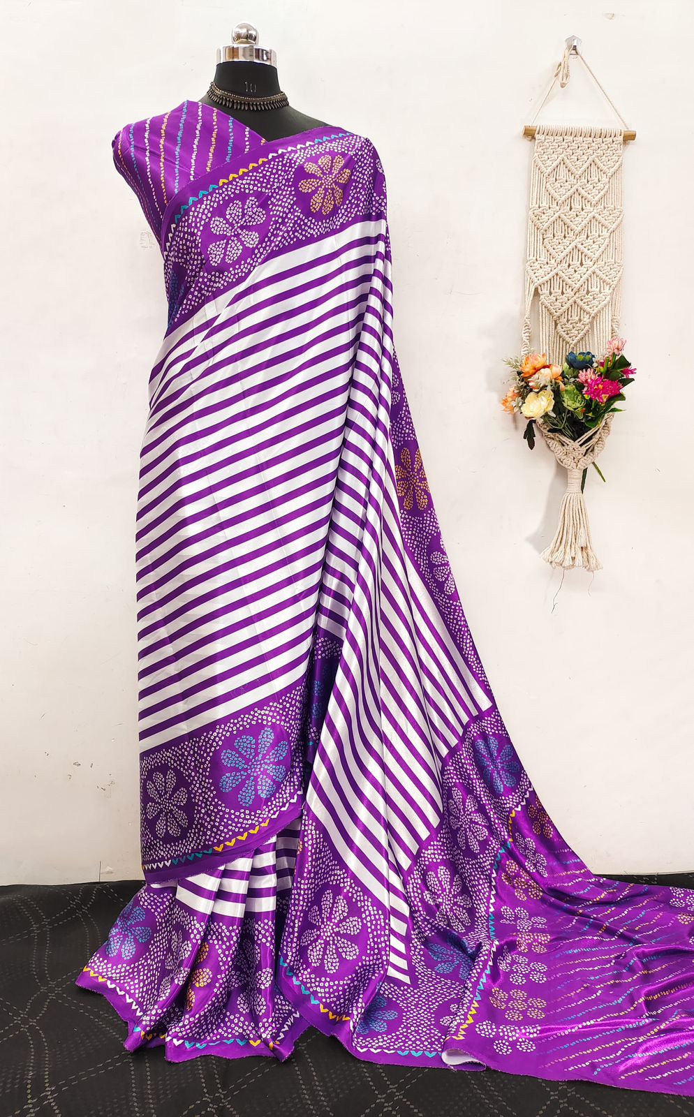 Kayatri New Beautiful Semi Gaji Saree with Premium Ajrakh Print & Matching Blouse