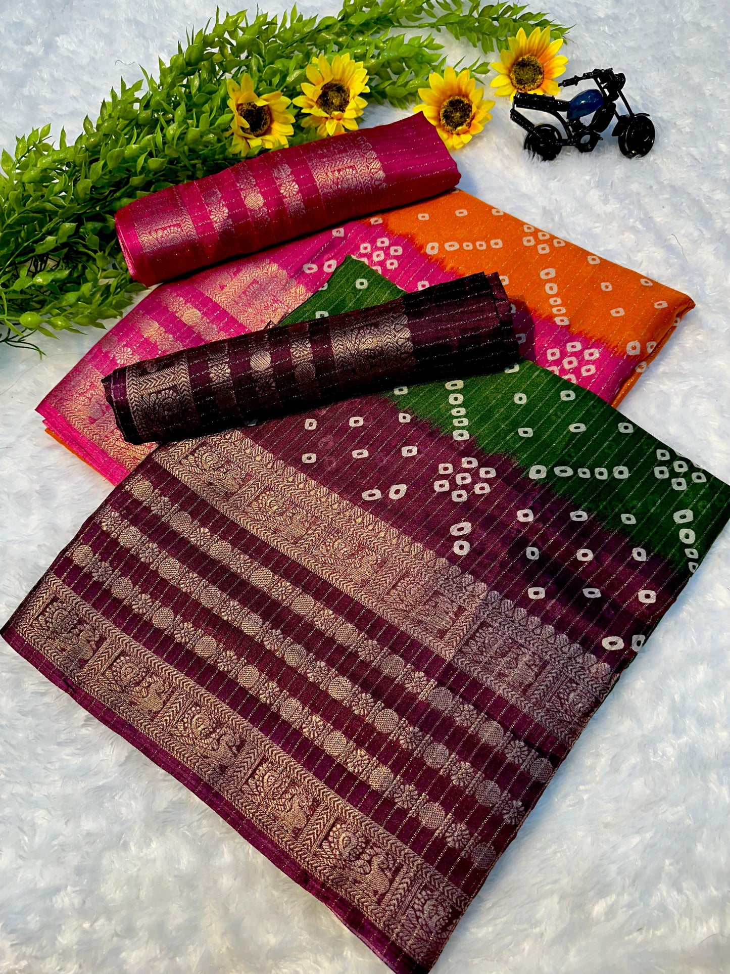 Kayatri New Soft Dola Silk Saree with Bandhani Pallu & Matching Bandhani Blouse
