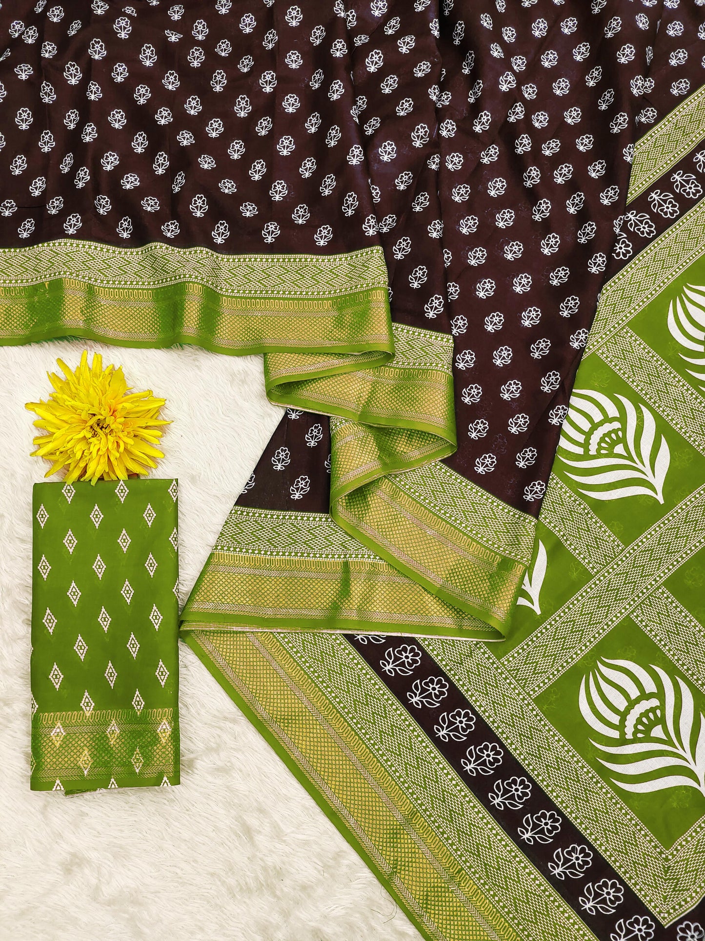 Kayatri New Pure Mulmul Cotton Hand Block Print Saree with Heavy Zari Border & Bandhani Blouse