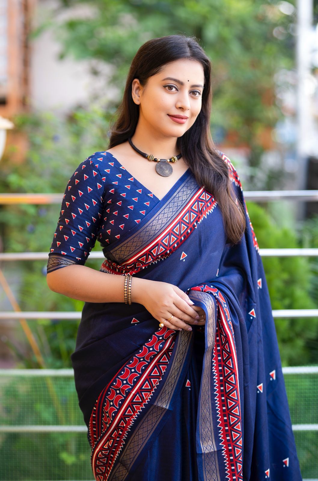 Kayatri New Elegant Soft Pashmina Silk Saree with Ikkat Prints & Zari Pattu Border