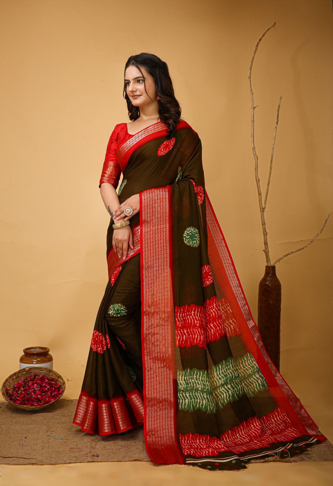Kayatri New Soft Marshmallow Print Saree with Jacquard Kanjivaram Zari Border & Blouse