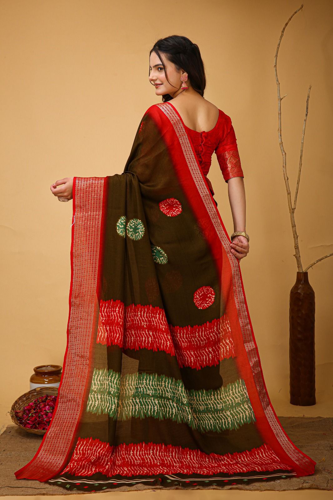 Kayatri New Soft Marshmallow Print Saree with Jacquard Kanjivaram Zari Border & Blouse