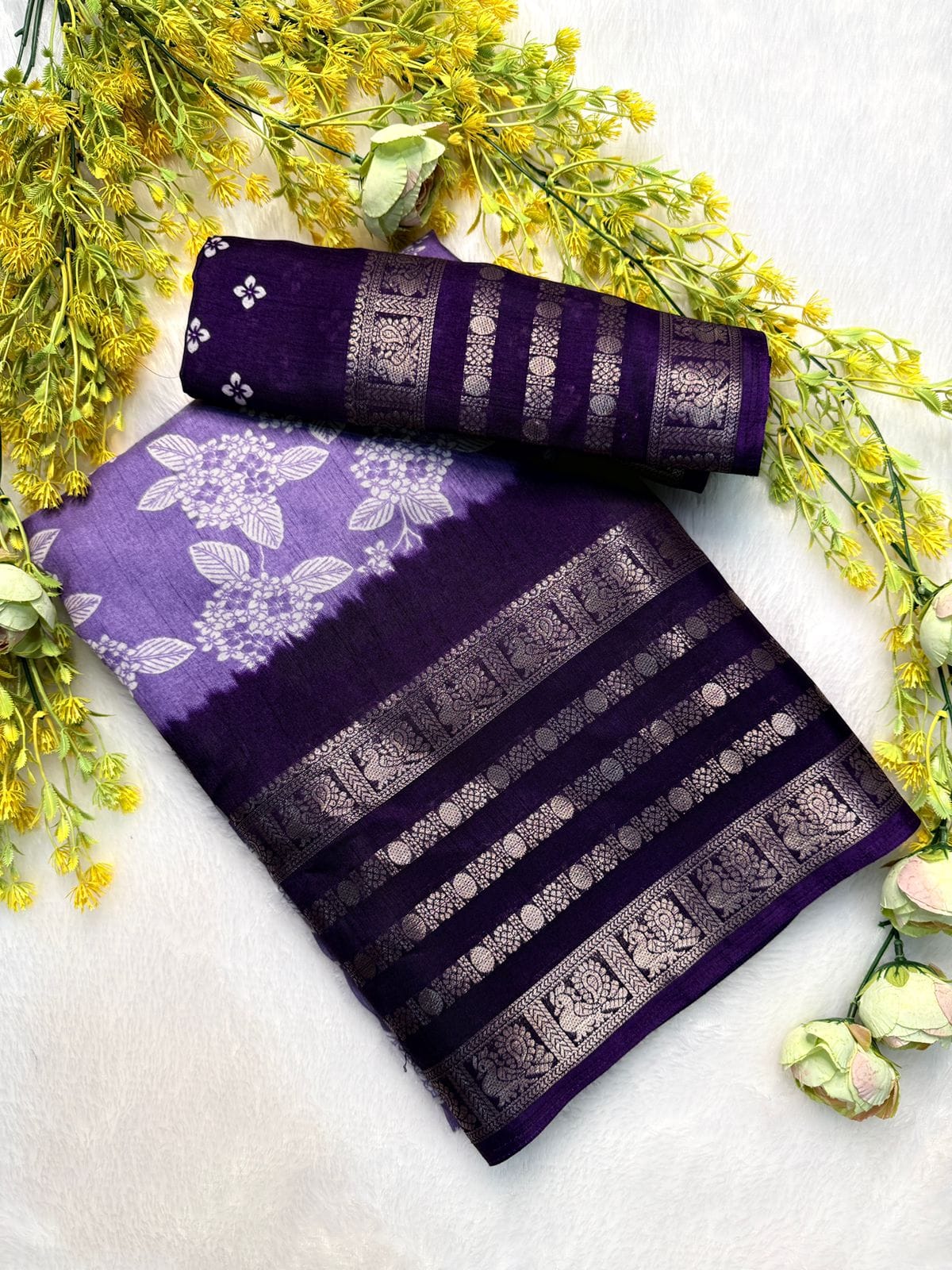 Kayatri New Festive Dola Silk Saree with Flower Motifs Zari Woven Borders