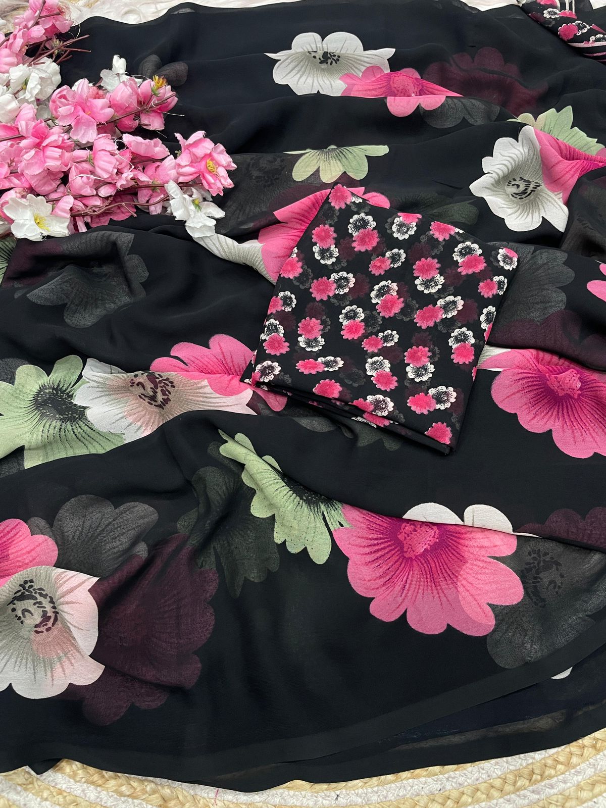 Kayatri New Elegant Floral Printed Wetlees Georgette Saree