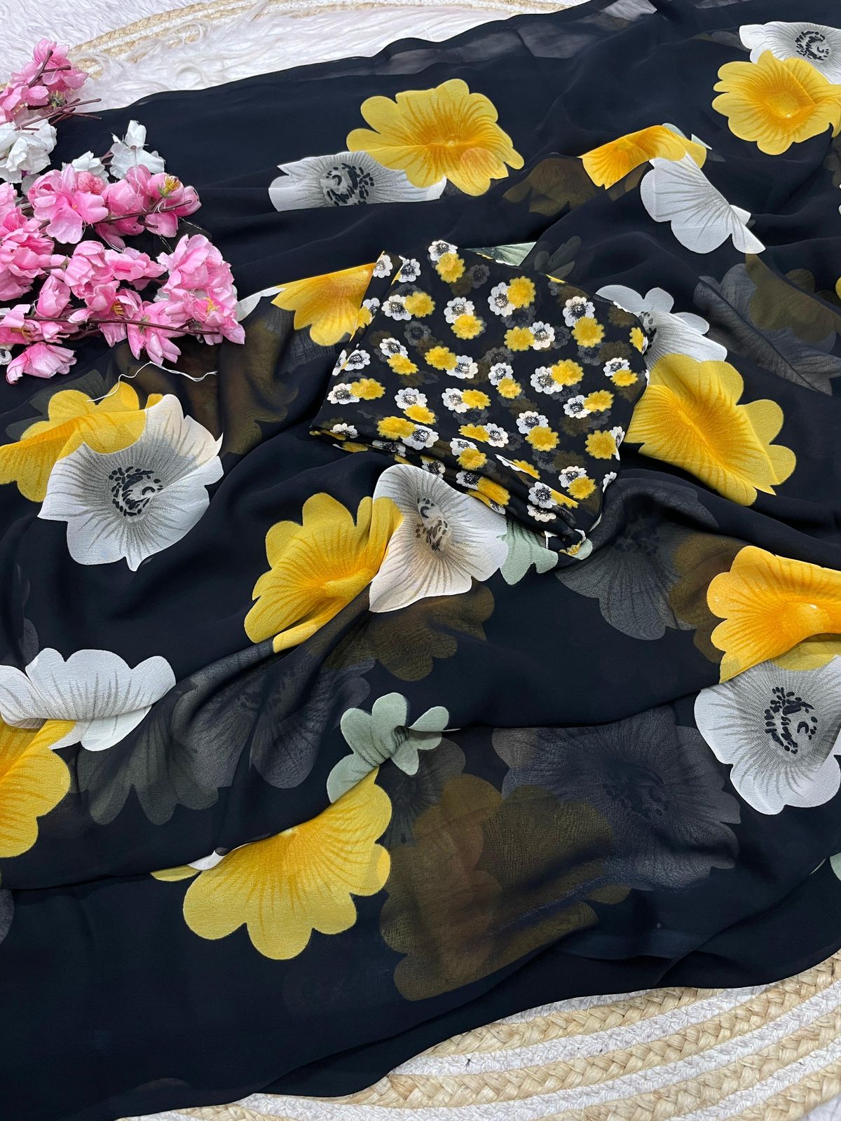 Kayatri New Elegant Floral Printed Wetlees Georgette Saree