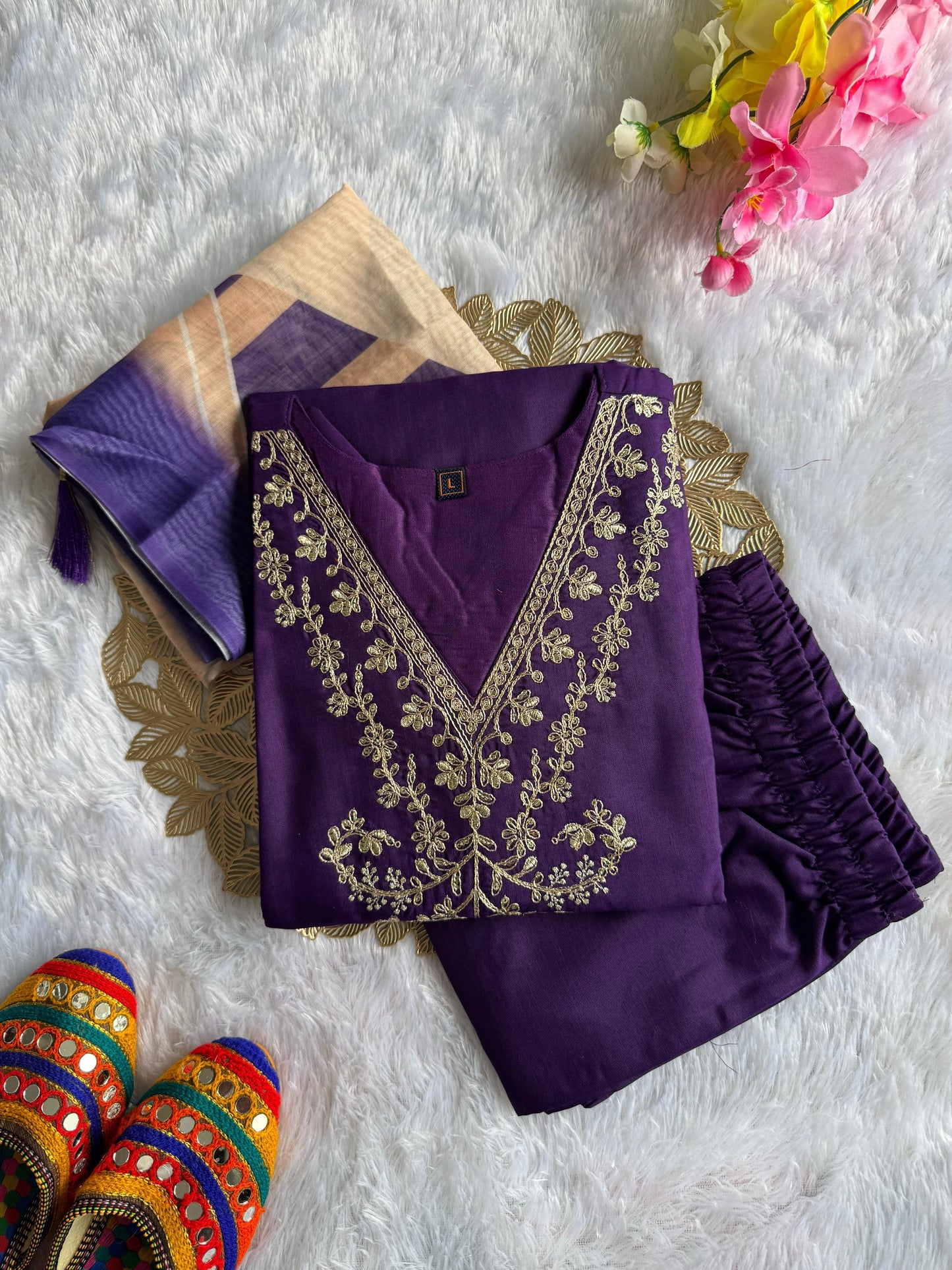 Kayatri New Trendy Embroidered Kurti Set with Chanderi Dupatta