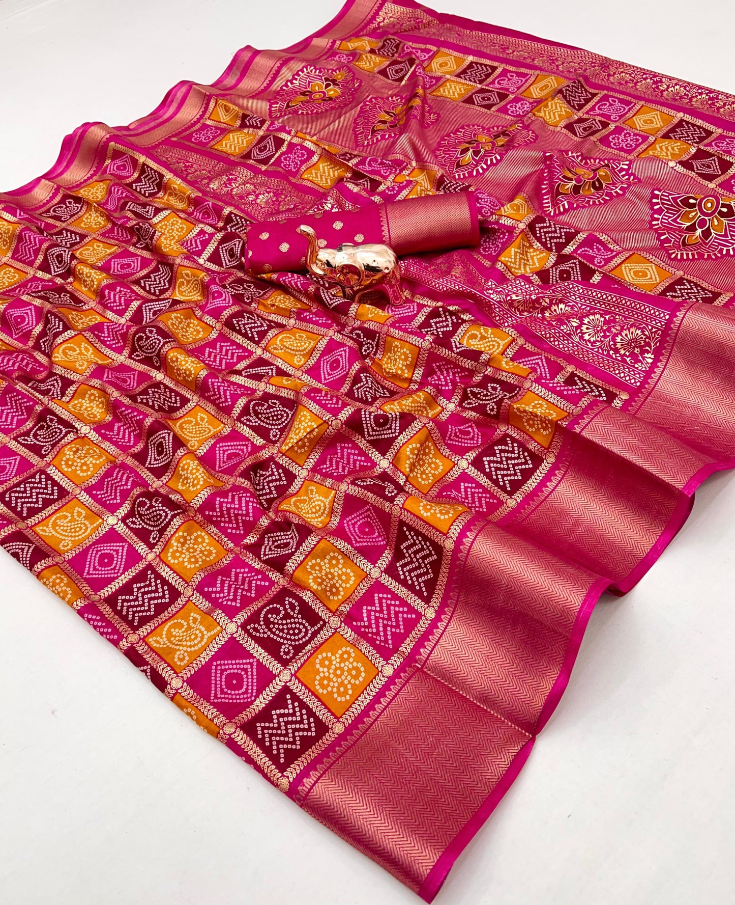 Kayatri New Traditional Soft Dolla Saree with Block Pallu Foil Detailing