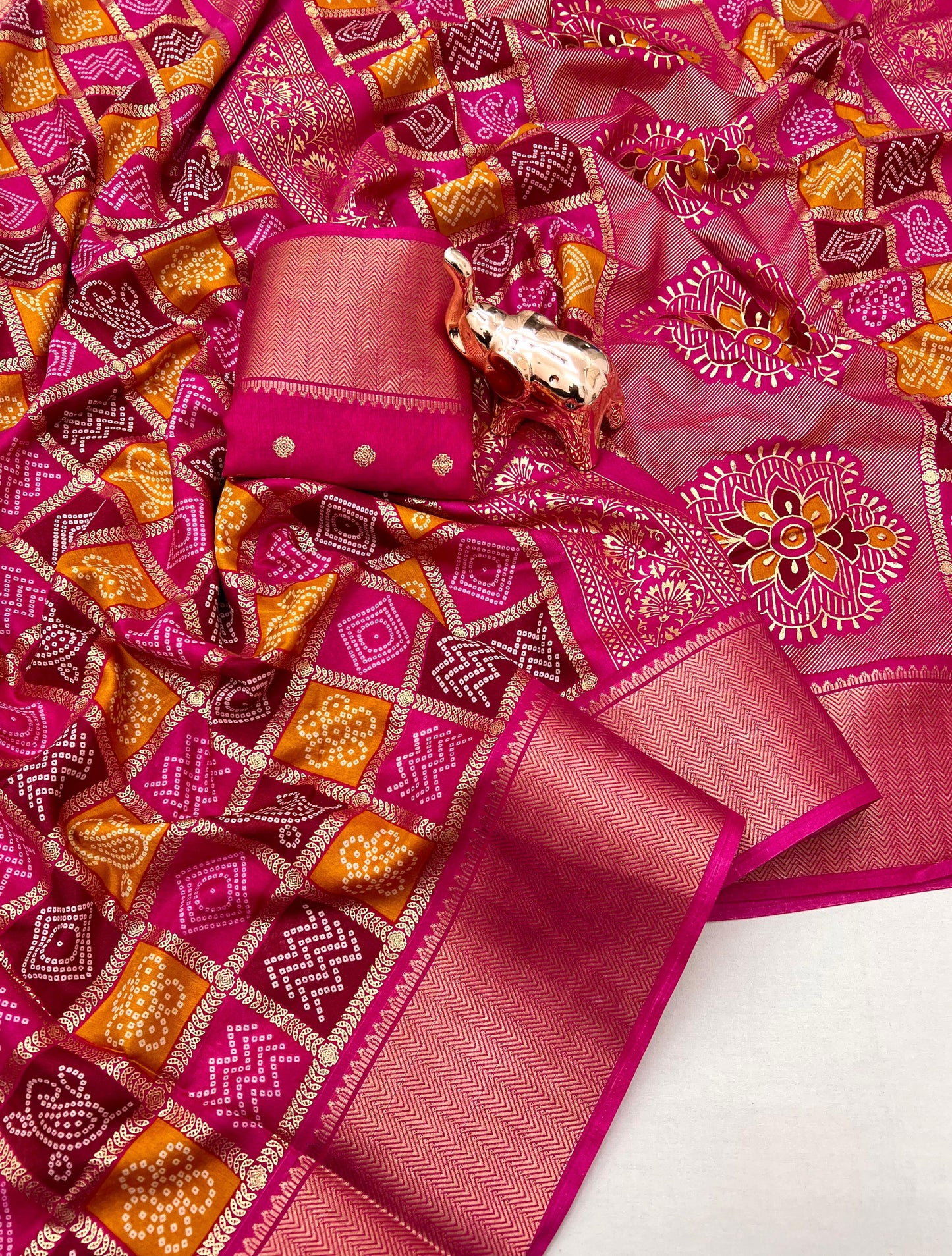 Kayatri New Traditional Soft Dolla Saree with Block Pallu Foil Detailing