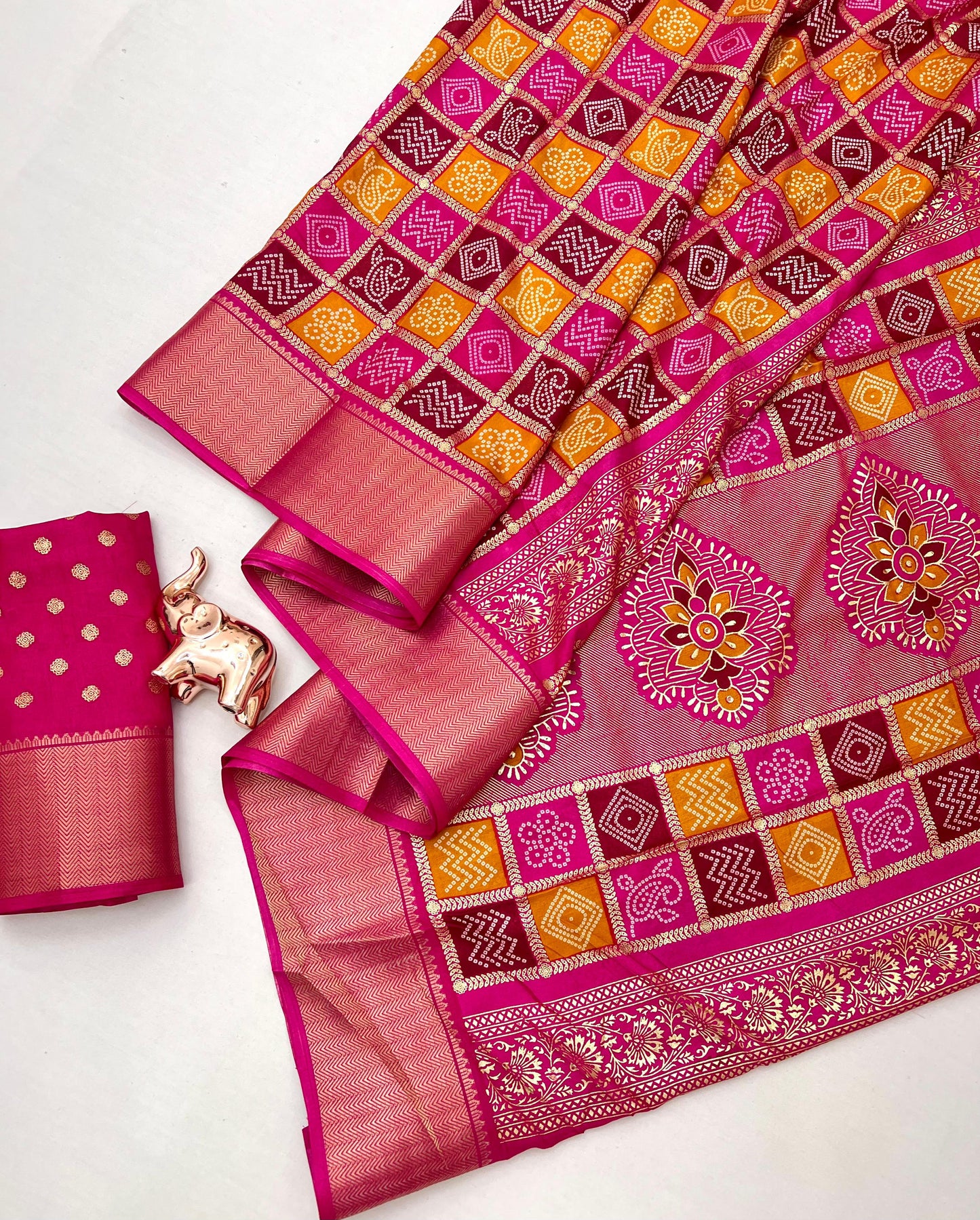 Kayatri New Traditional Soft Dolla Saree with Block Pallu Foil Detailing