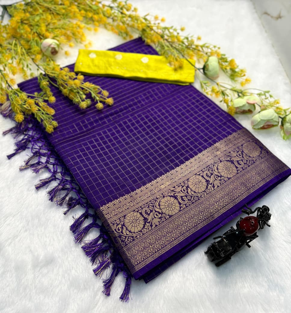 Kayatri New Elegant Zari Checks Saree with All-Over Discharge Print Tassel Pallu