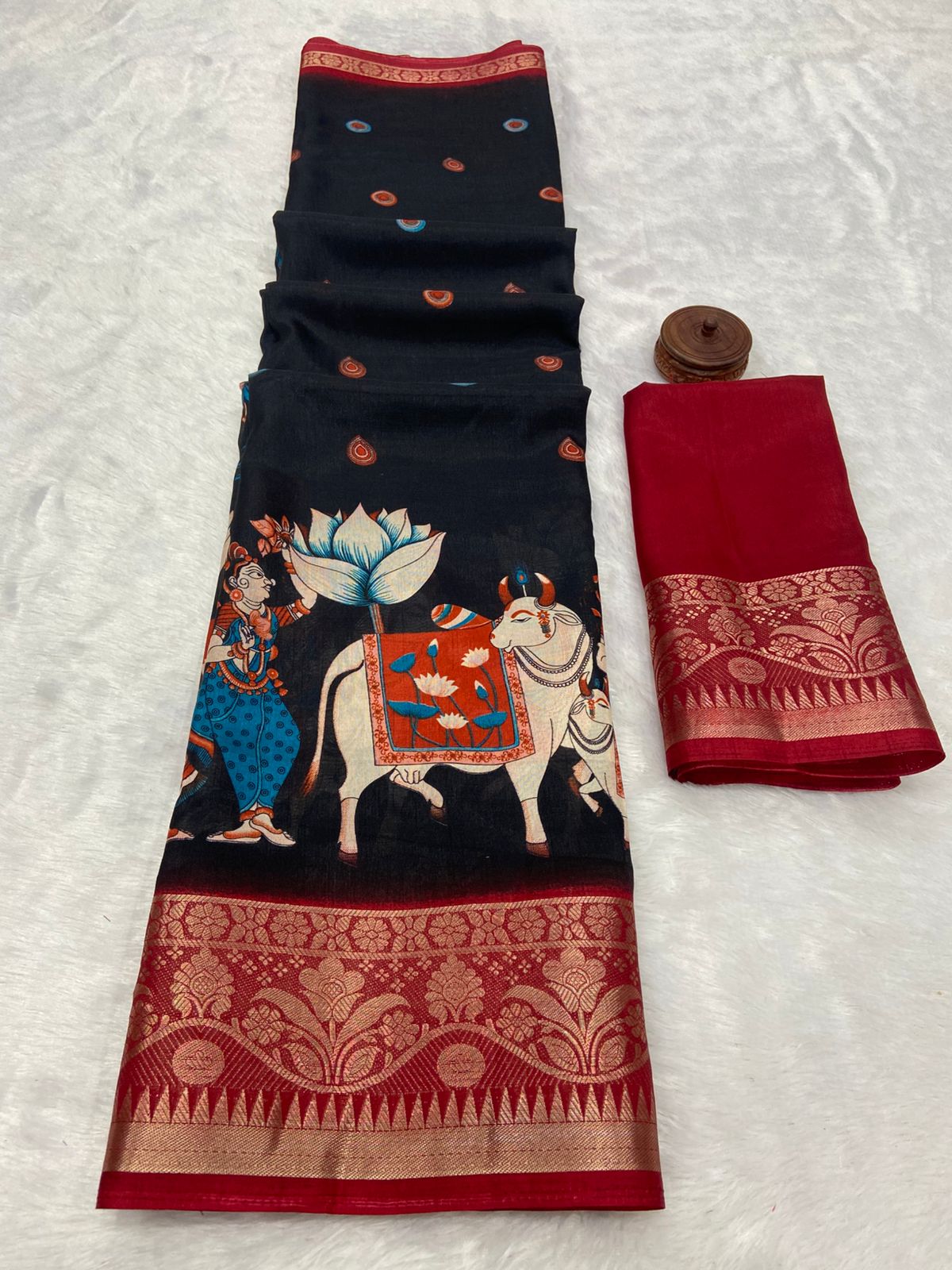 Kayatri New Premium Dola Silk Saree with Heavy Jacquard Weaving Border