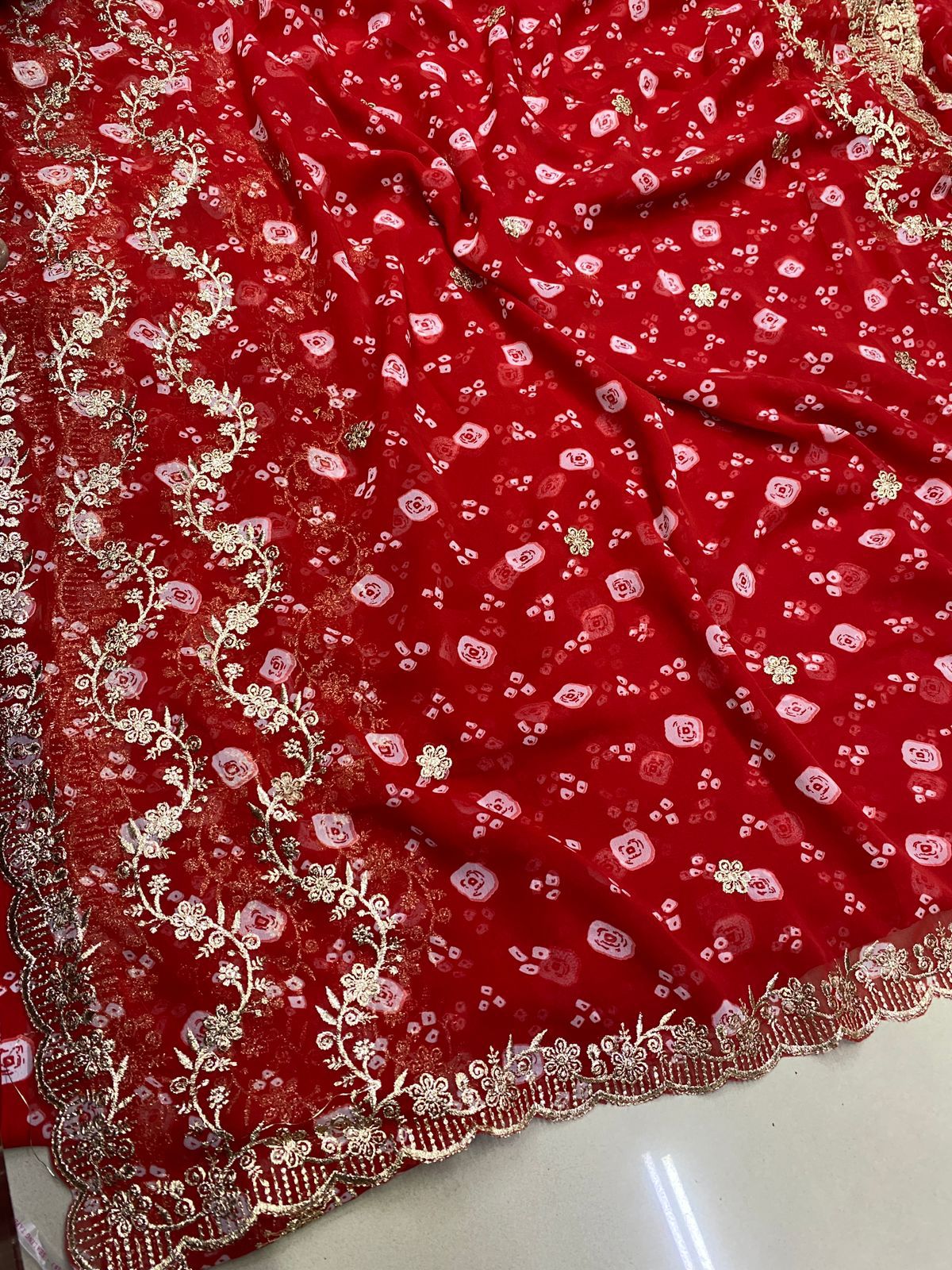 Kayatri New Royal Women Choice Bandhani Print Georgette Saree with Zari Highlights