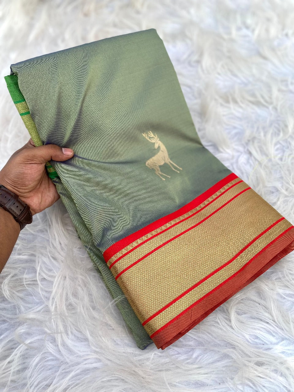 Kayatri New Premium Soft Silk Saree with All Over Deer Motifs Rich Pallu