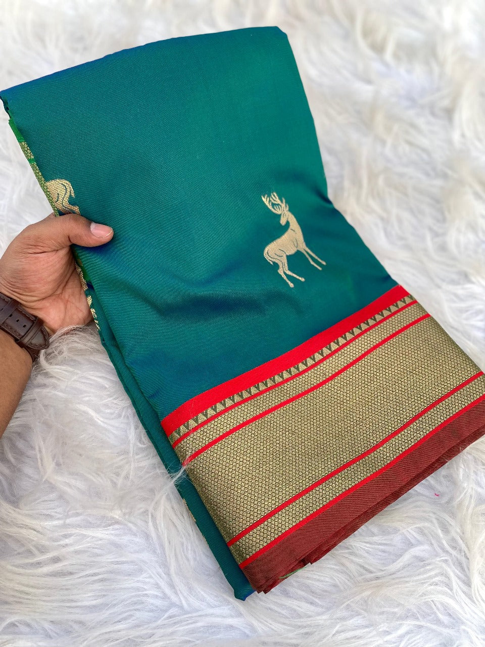 Kayatri New Premium Soft Silk Saree with All Over Deer Motifs Rich Pallu
