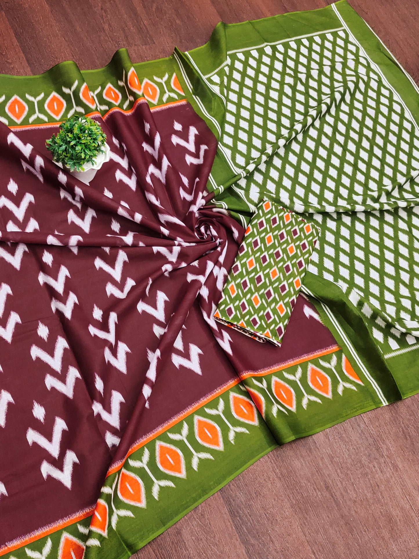 Kayatri New Pure Mulmul Cotton Saree with Ikat Test Hand Block Craft