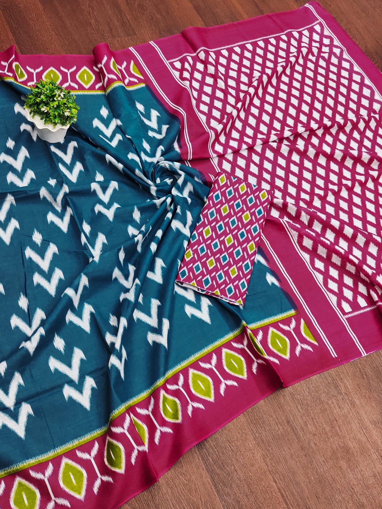 Kayatri New Pure Mulmul Cotton Saree with Ikat Test Hand Block Craft