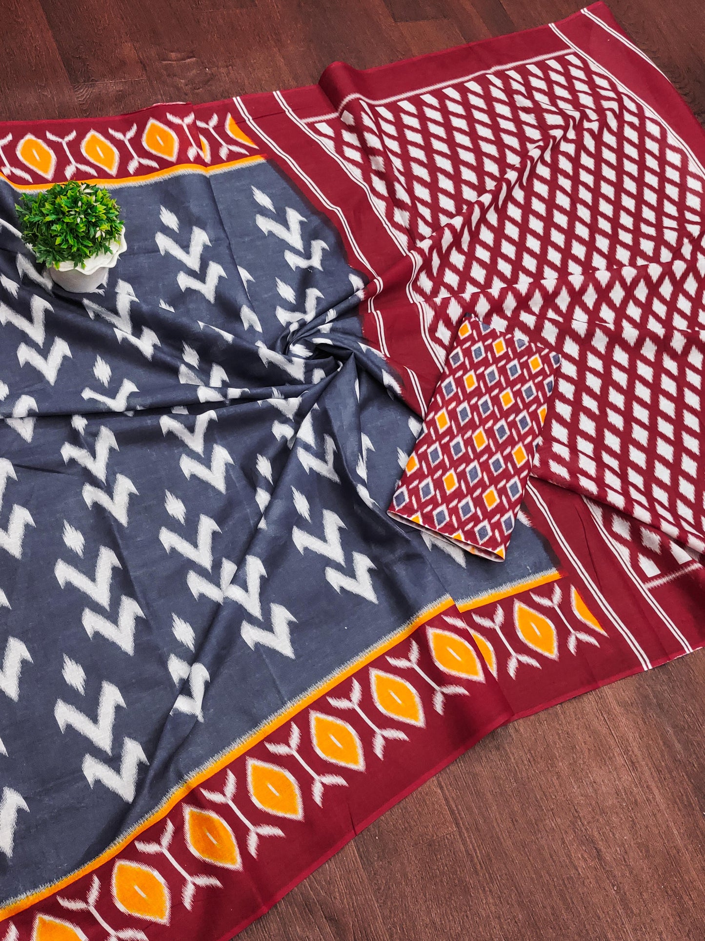 Kayatri New Pure Mulmul Cotton Saree with Ikat Test Hand Block Craft